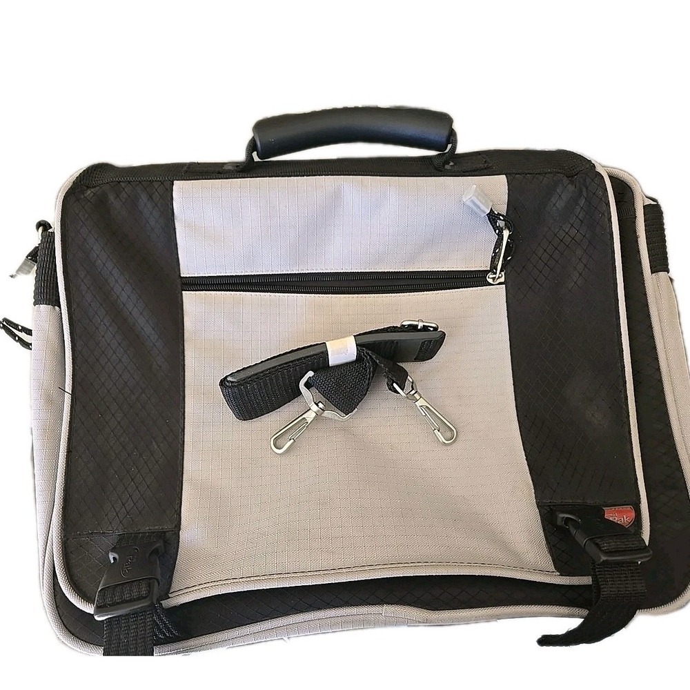 CalPak‎ Laptop Bag Gray Travel Work Messenger Briefcase Carry On Shoulder Tote